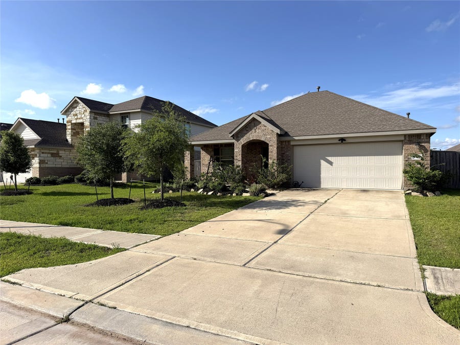 Property photo for 5323 Winding Stream Drive, Rosenberg, TX