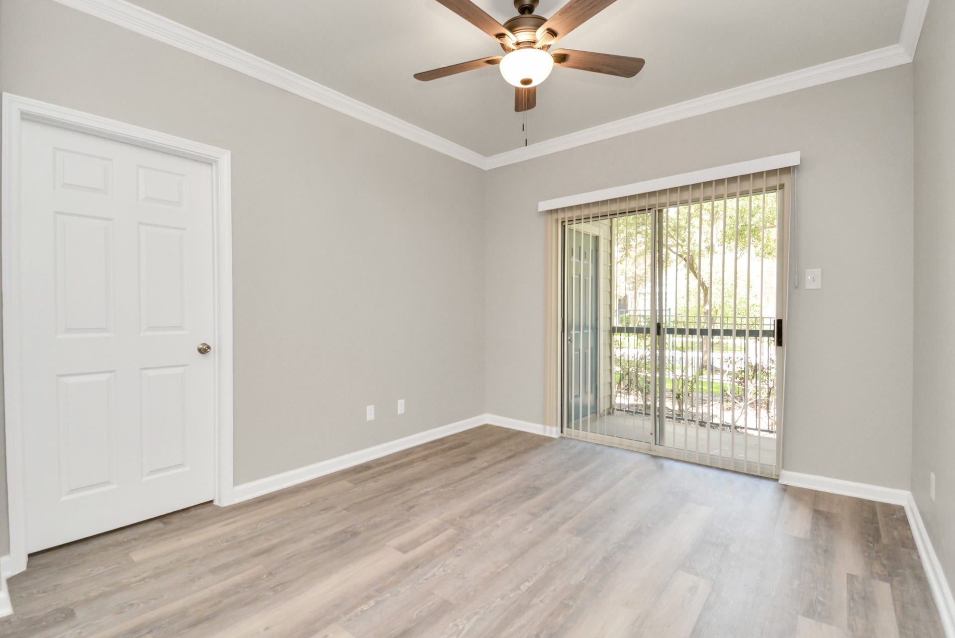 2222 Maroneal Street, #0514, Houston, TX 77030 Photos displayed may be of similar apartments or floor plans featuring the same finishes.
