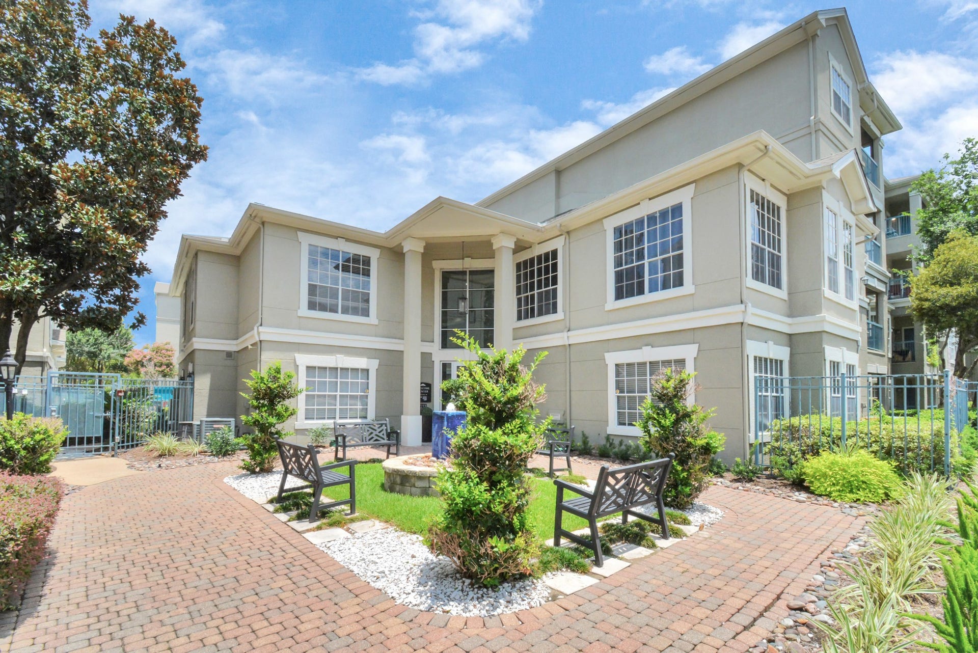 2222 Maroneal Street, #0514, Houston, TX 77030 Courtyard