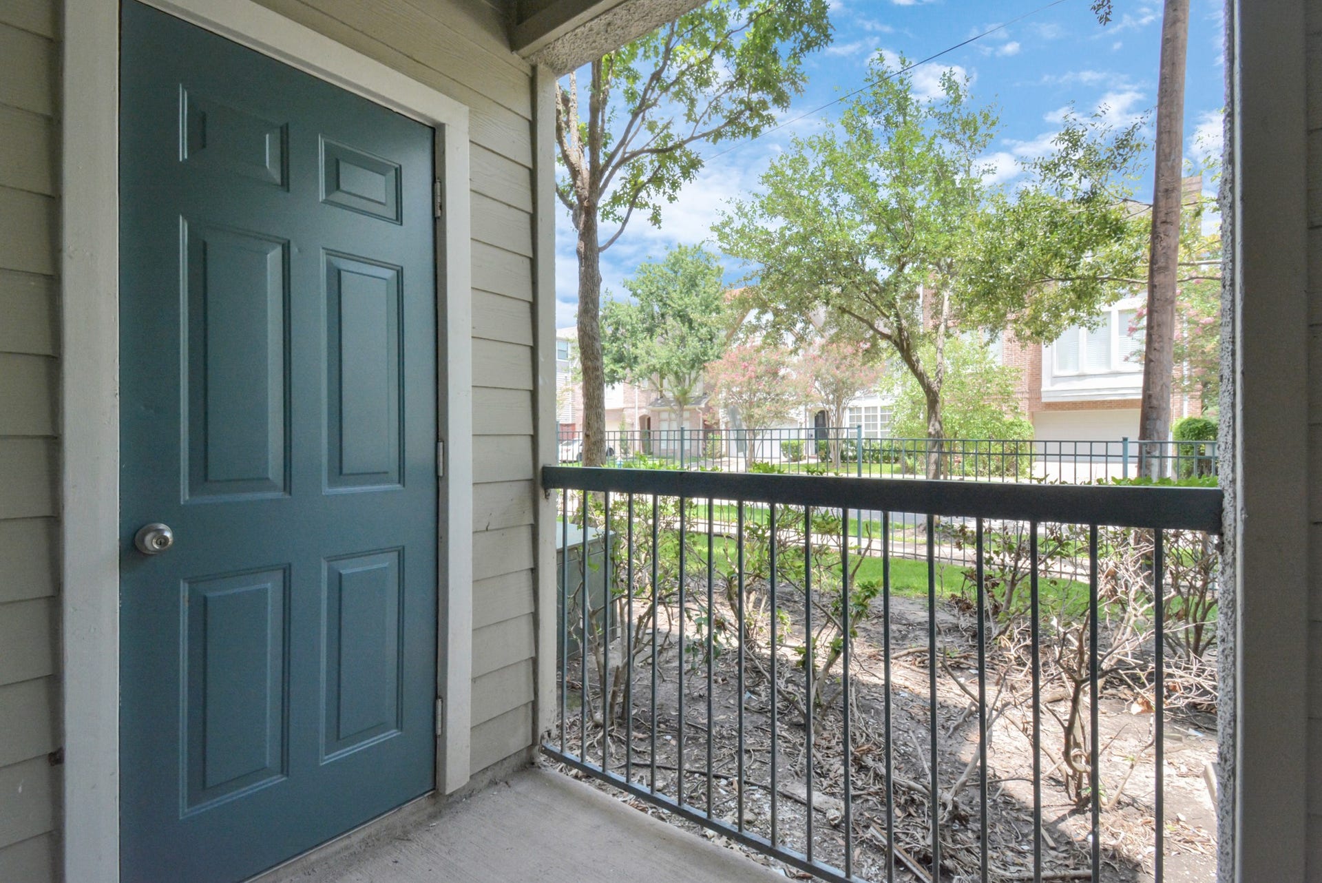 2222 Maroneal Street, #0514, Houston, TX 77030 Photos displayed may be of similar apartments or floor plans featuring the same finishes.