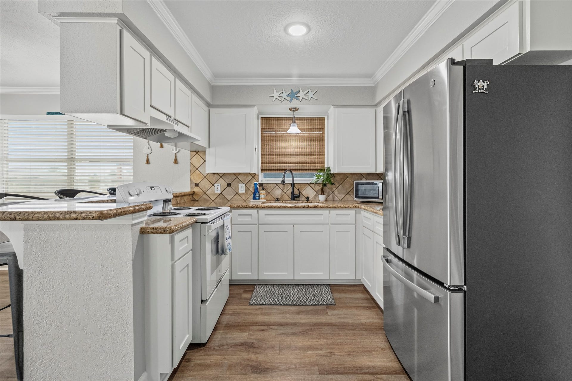 250 Barracuda Street, Bayou Vista, TX 77563 Kitchen