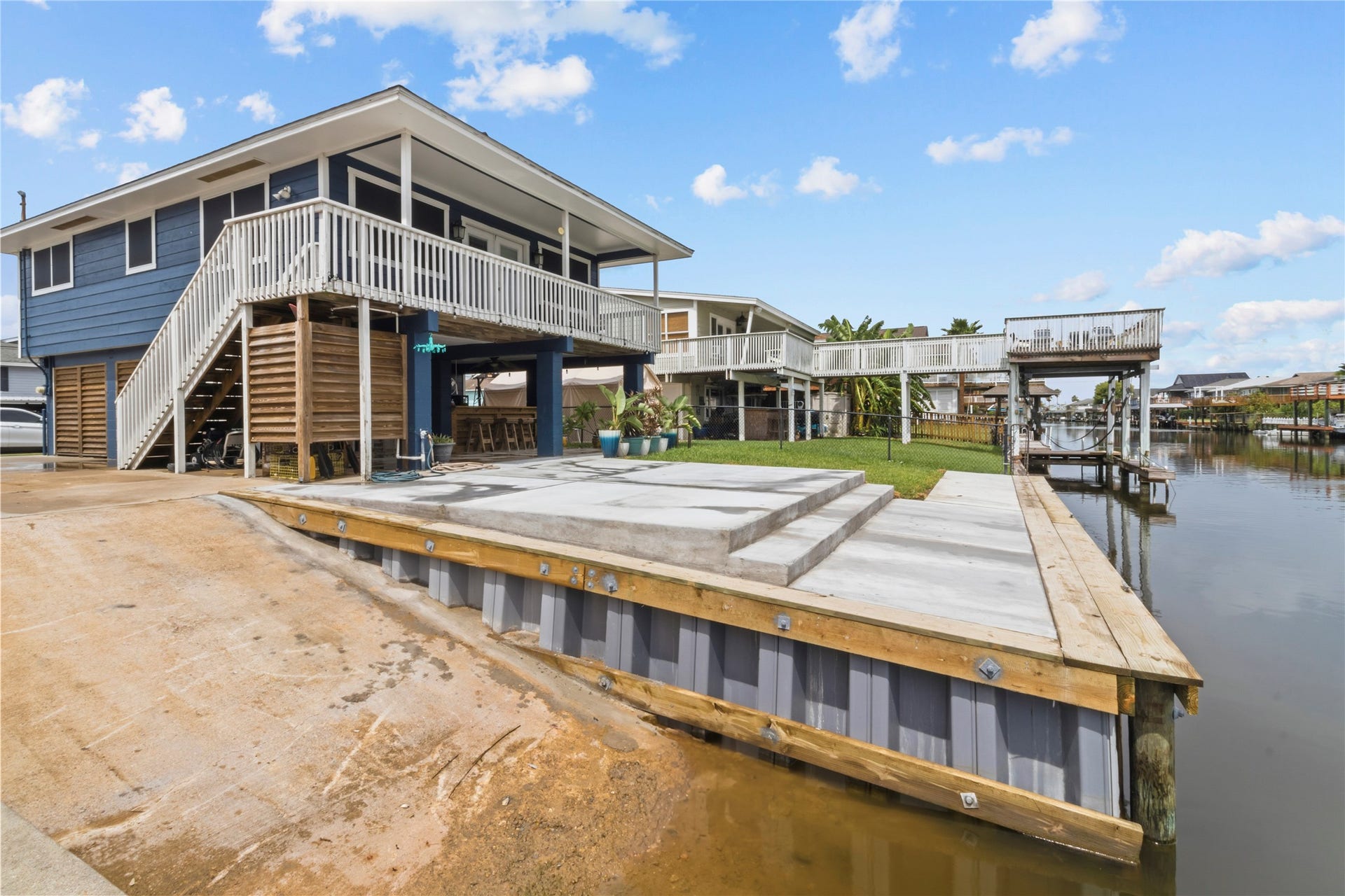 250 Barracuda Street, Bayou Vista, TX 77563 New bulkhead and concrete