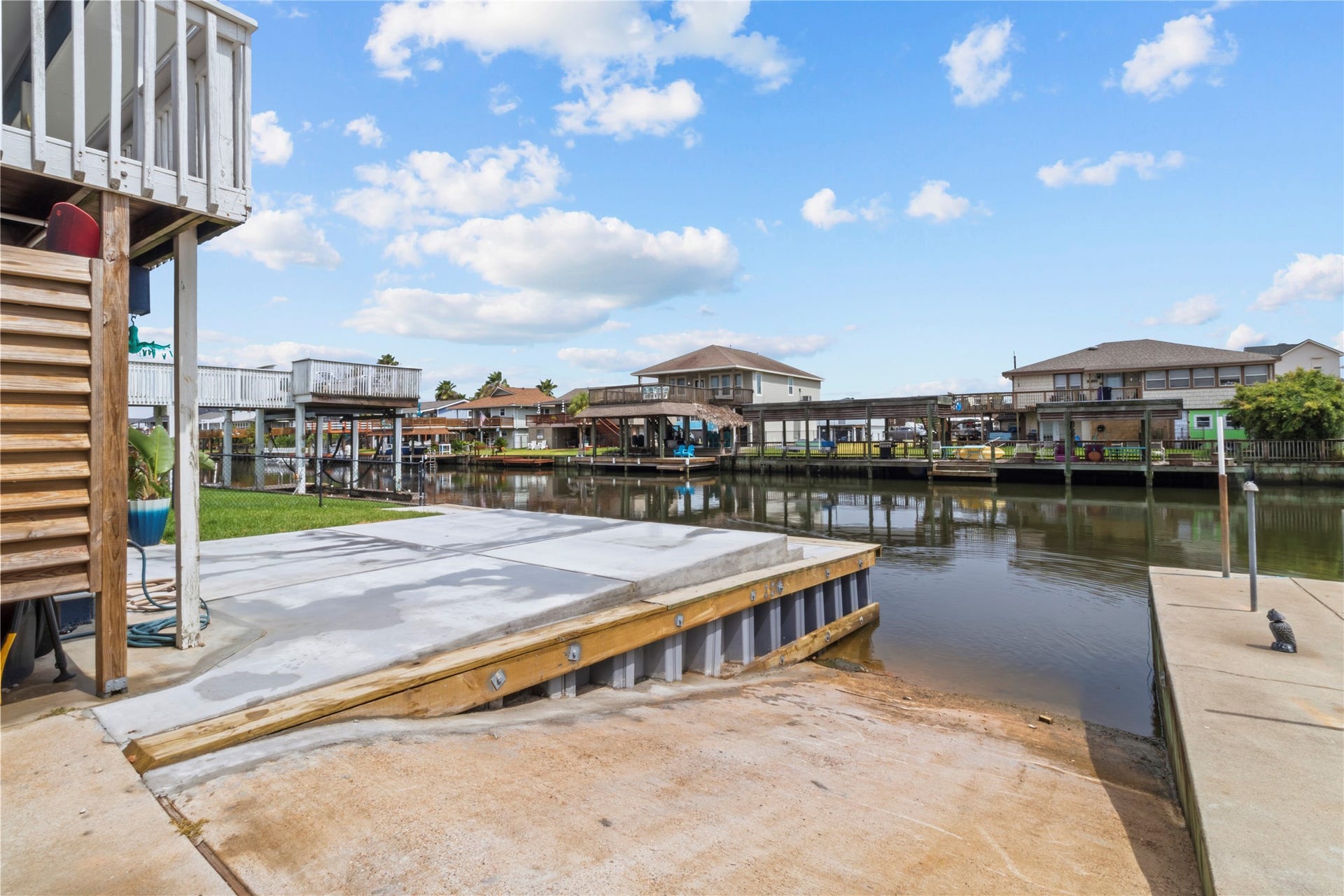 250 Barracuda Street, Bayou Vista, TX 77563 Private boat ramp