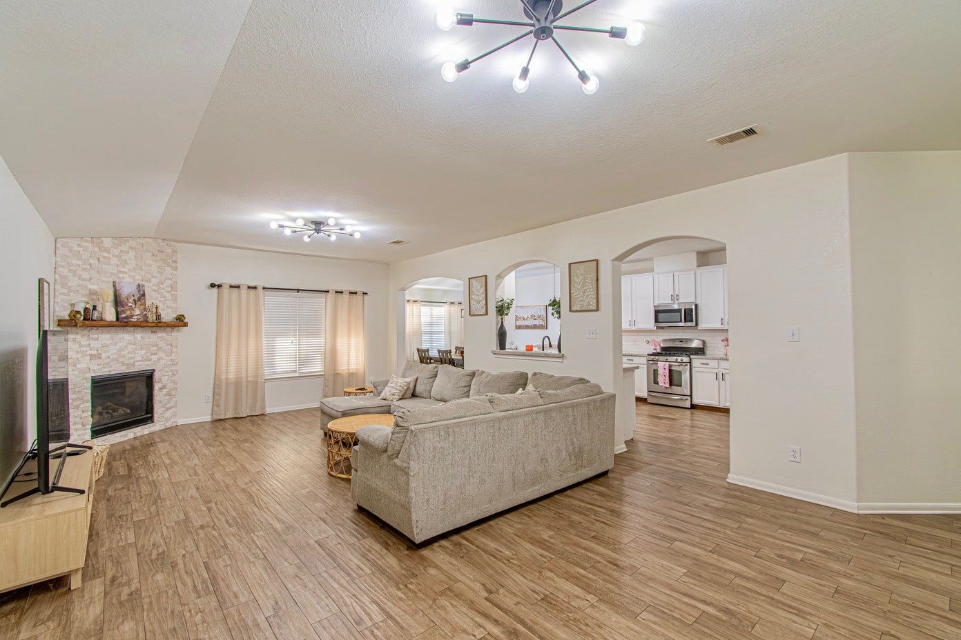 4108 S Meridian Greens Drive, Dickinson, TX 77539 4108 S Meridian Greens Drive, Dickinson, TX 77539