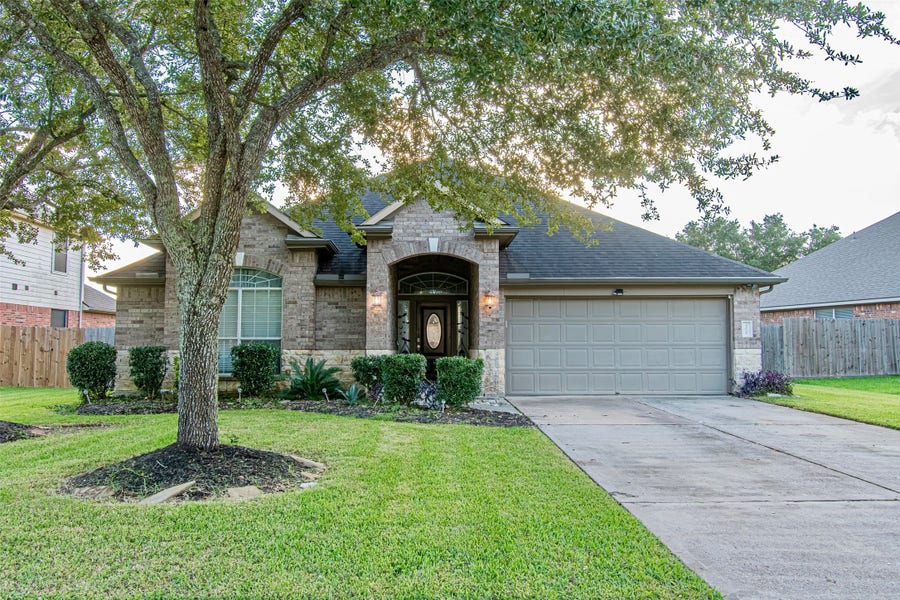 Property photo for 4108 S Meridian Greens Drive, Dickinson, TX