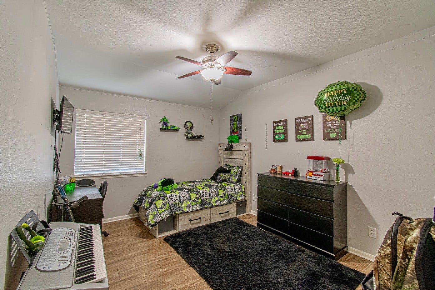 4108 S Meridian Greens Drive, Dickinson, TX 77539 Second Bedroom