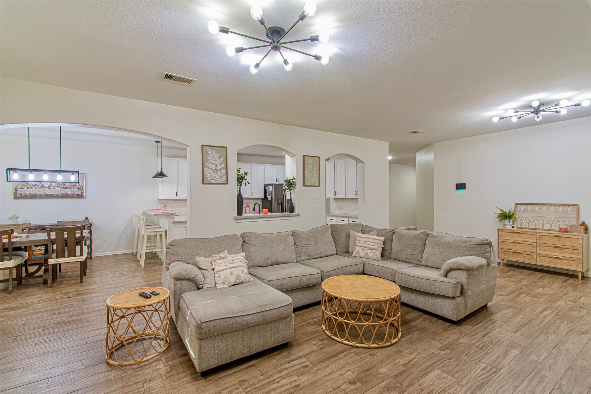 4108 S Meridian Greens Drive, Dickinson, TX 77539 4108 S Meridian Greens Drive, Dickinson, TX 77539