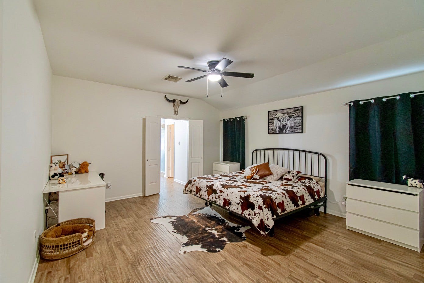 4108 S Meridian Greens Drive, Dickinson, TX 77539 Primary Bedroom