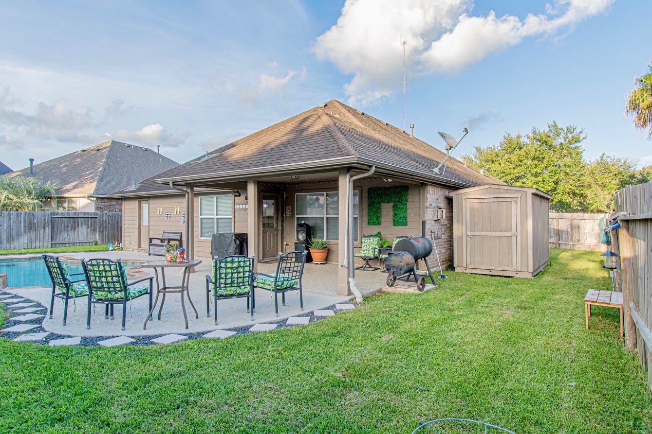 4108 S Meridian Greens Drive, Dickinson, TX 77539 4108 S Meridian Greens Drive, Dickinson, TX 77539