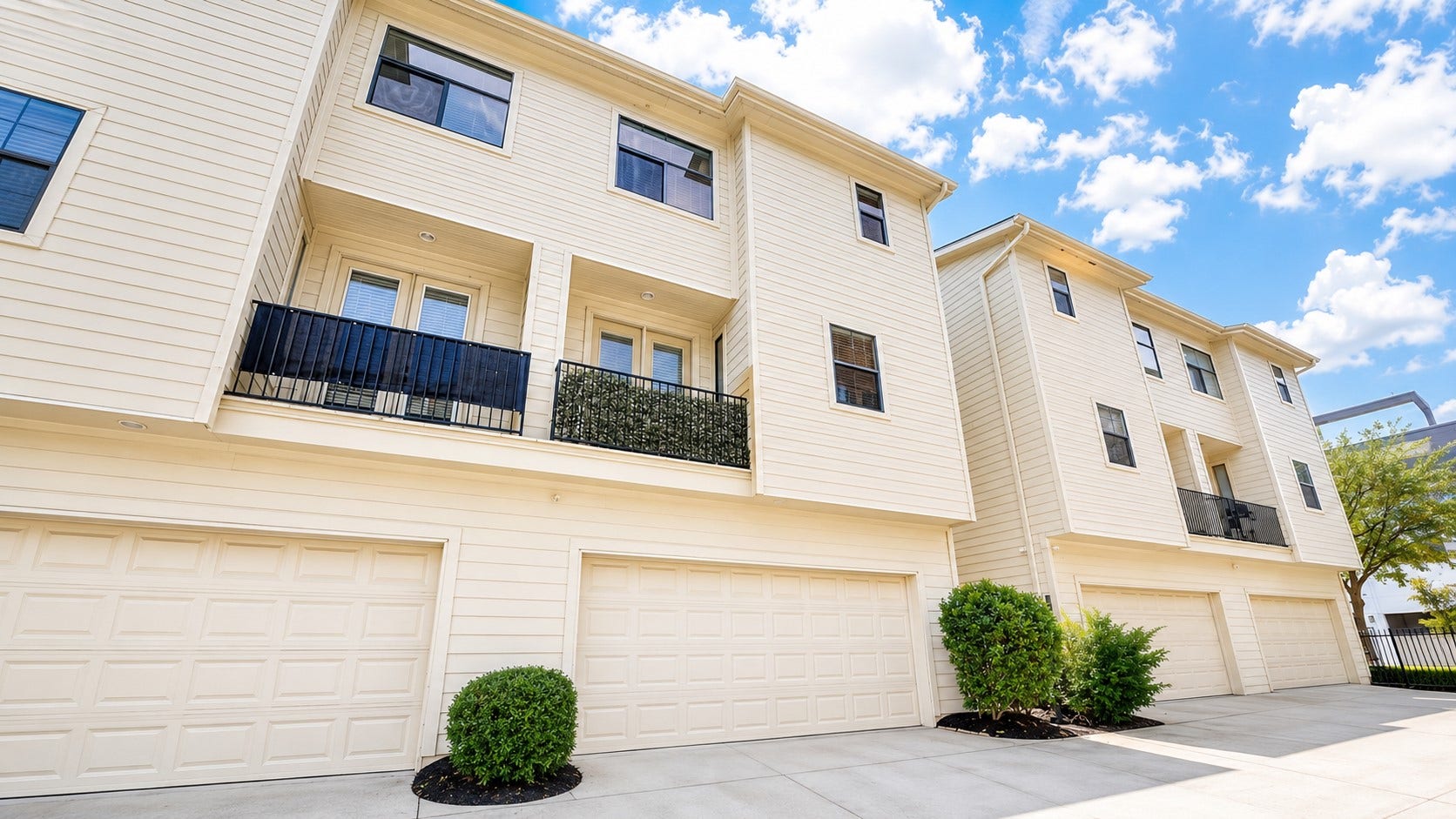 2320 Emancipation Avenue, Houston, TX 77004 2320 Emancipation Avenue, Houston, TX 77004