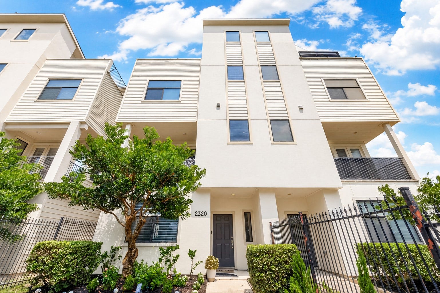 2320 Emancipation Avenue, Houston, TX 77004 2320 Emancipation Avenue, Houston, TX 77004