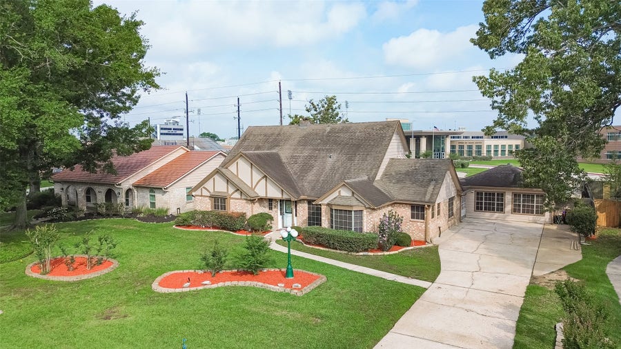 Property photo for 607 E Cypresswood Drive, Spring, TX