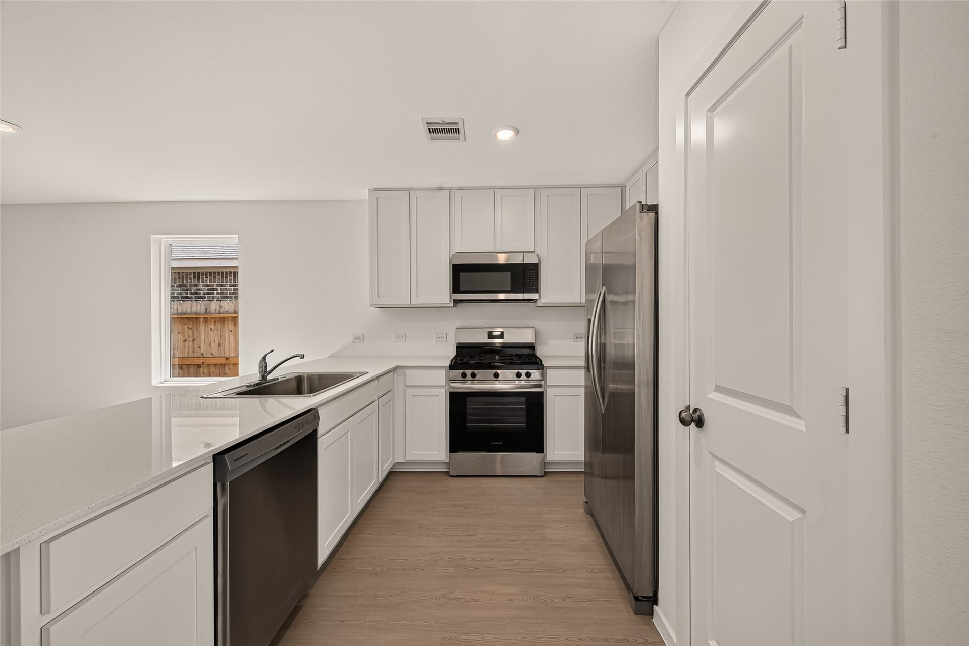 6143 Sunburst Scarlett Drive, Katy, TX 77493 6143 Sunburst Scarlett Drive, Katy, TX 77493