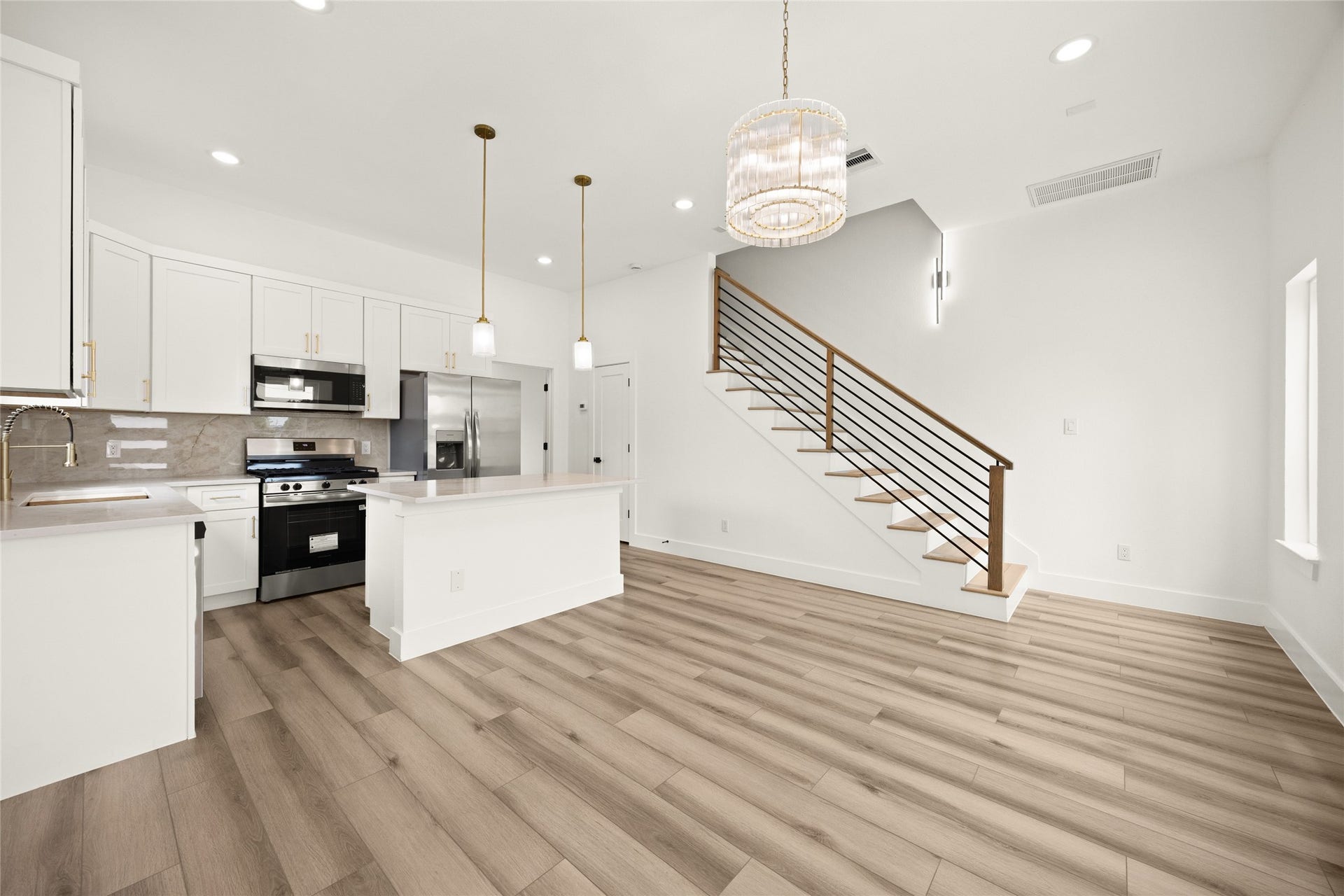Kitchen/living