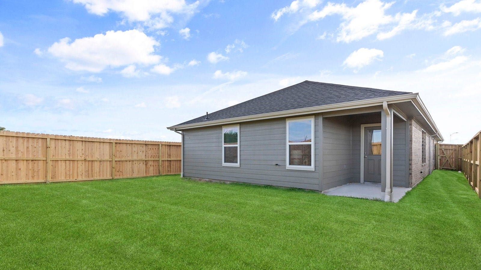 3505 Horseshoe Trail Road, League City, TX 77511 Outdoor covered patio with room for outdoor furniture to enjoy the backyard in those cooler months
