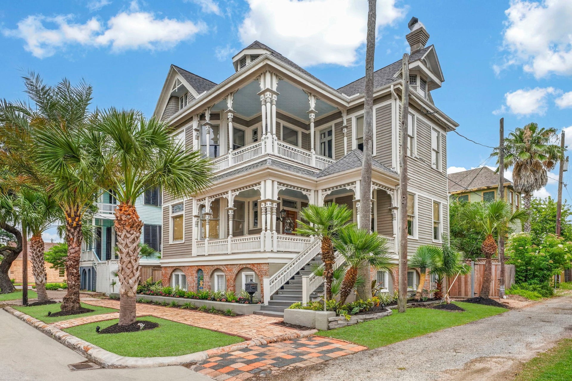 812 19th Street, Galveston, TX 77550 A timeless Galveston Victorian where historic architecture, expansive porches, and island living come together just moments from the beach and pier.