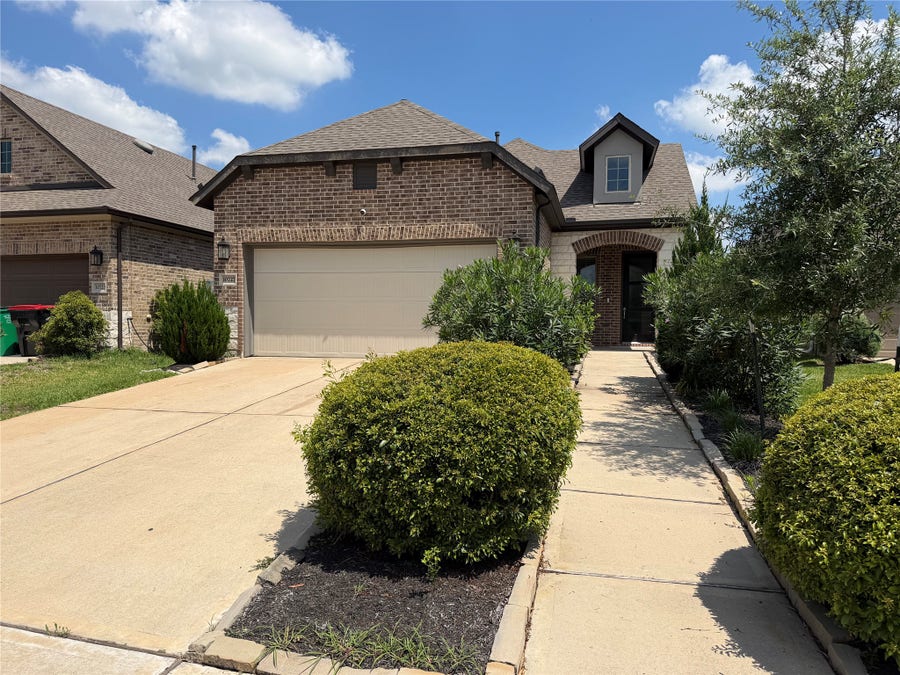 Property photo for 10727 Bridgeport path court, Missouri City, TX