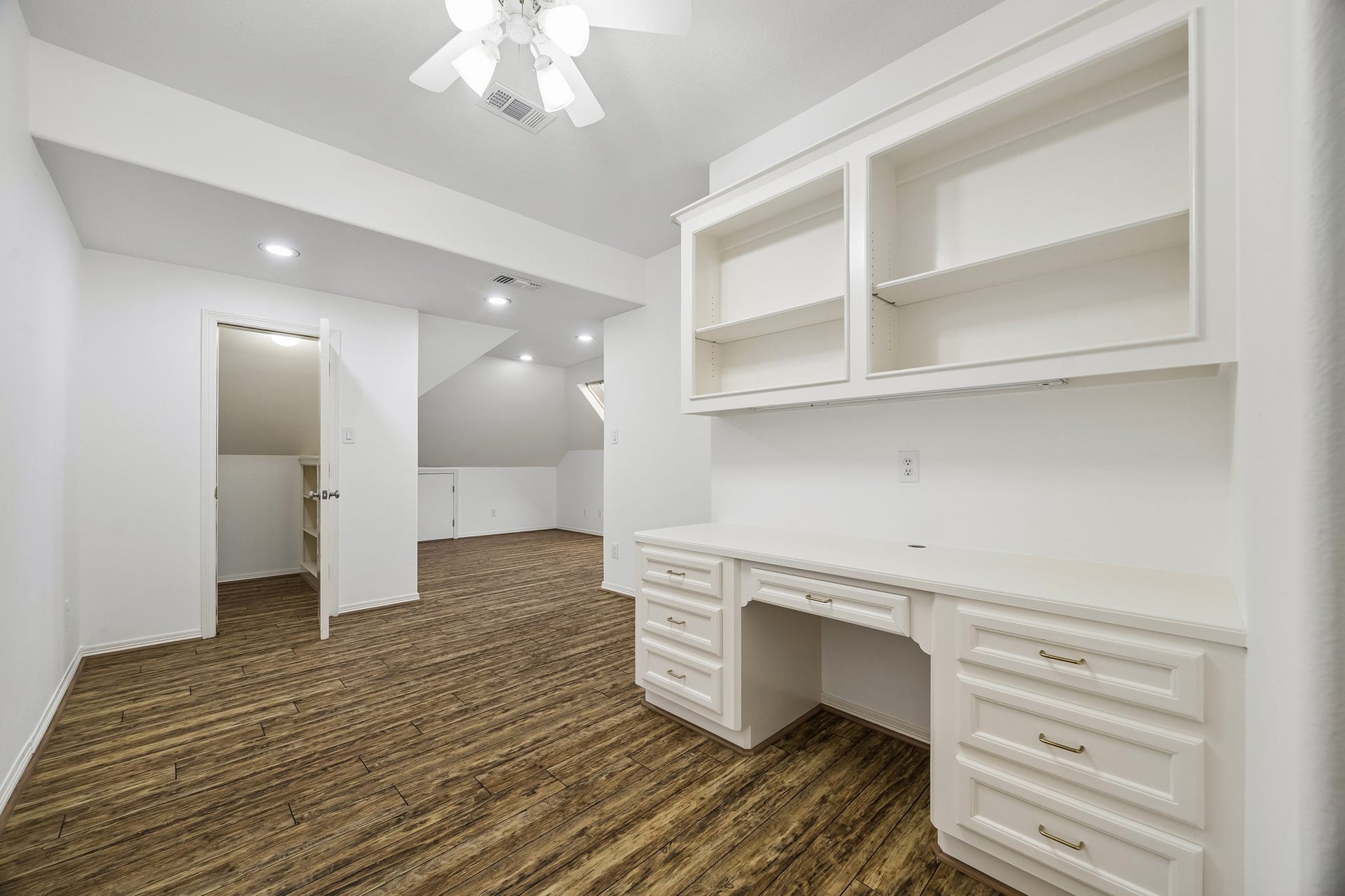 19 Clear Springs Court, Sugar Land, TX 77479 19 Clear Springs Court, Sugar Land, TX 77479