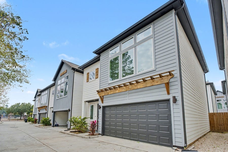 Property photo for 2504 W Tidwell Road, #B, Houston, TX