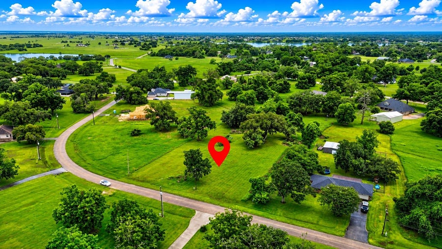 Property photo for 220 Stage Coach Trail, Angleton, TX