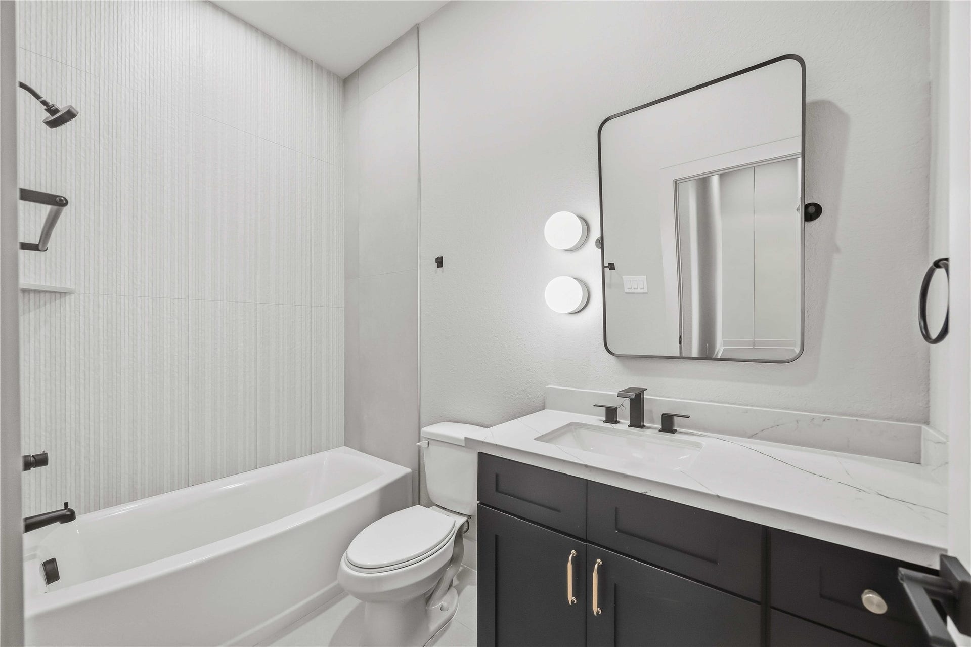 9725 Turnbow A and B, Houston, TX 77029 9725 Turnbow A and B, Houston, TX 77029