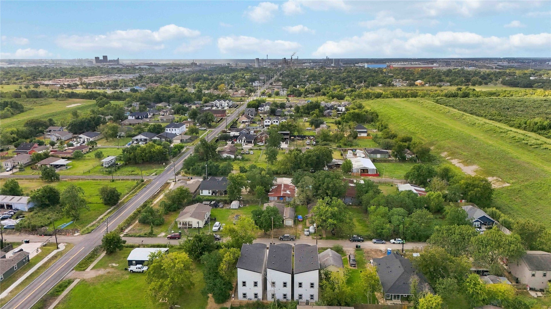 9725 Turnbow A and B, Houston, TX 77029 9725 Turnbow A and B, Houston, TX 77029
