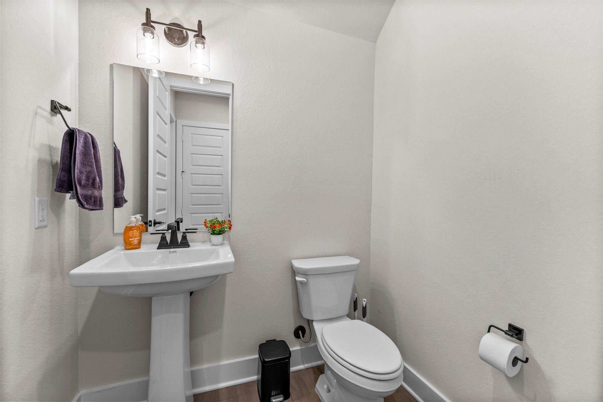 28033 Pebble Park Drive, Spring, TX 77386 Guest bath