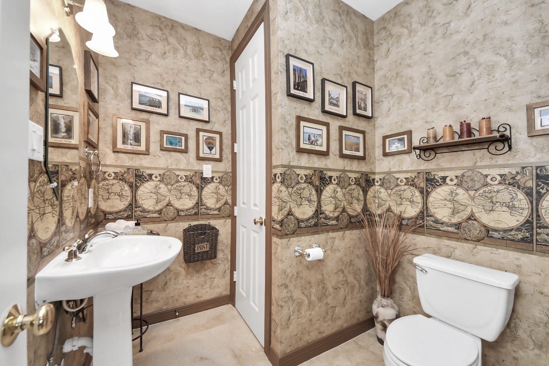 3903 Indian Point, Missouri City, TX 77459 This half bath is pre-plumbed with a drain and plumbing to allow the closet to become a shower, converting it to a full secondary bath