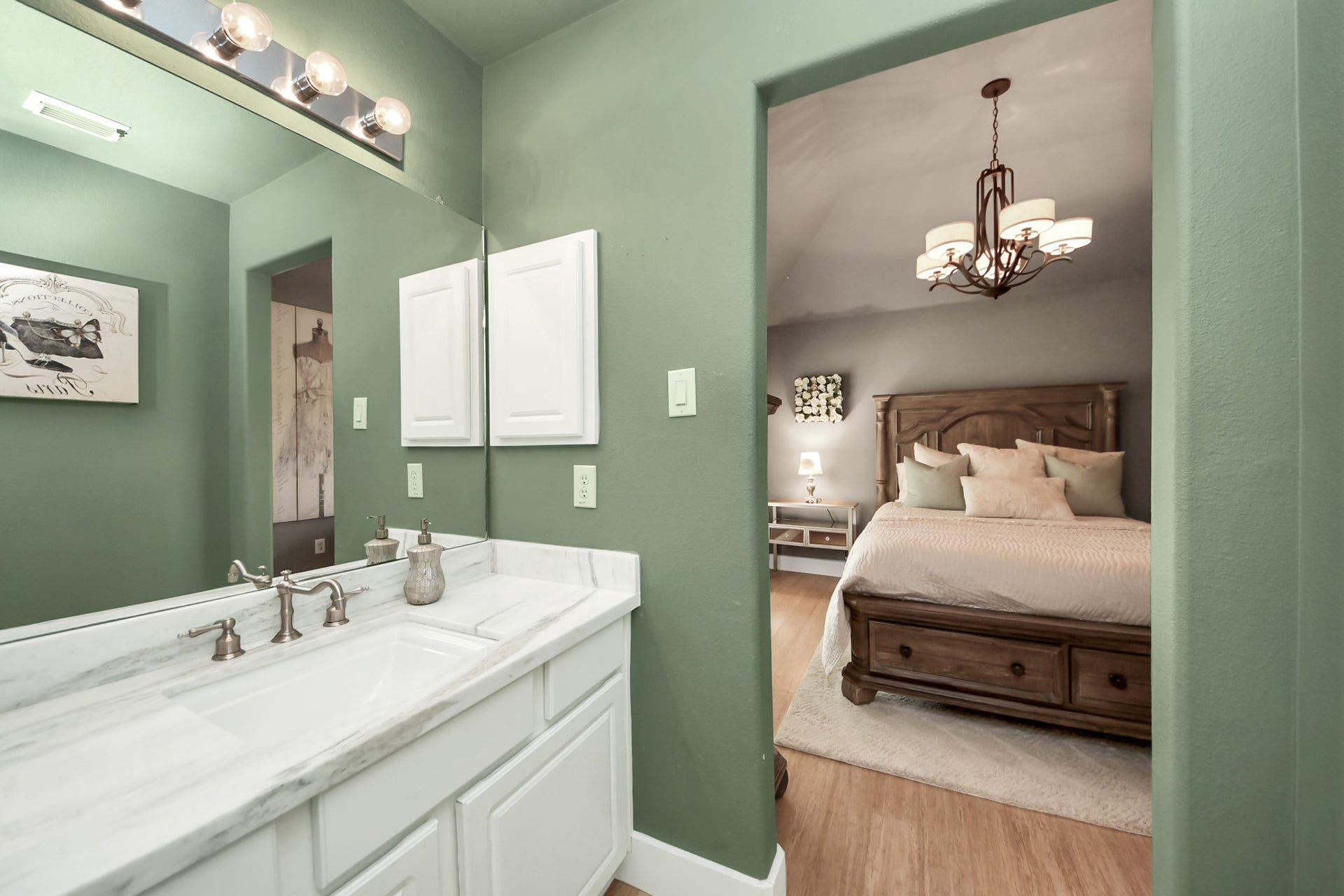 3903 Indian Point, Missouri City, TX 77459 Bedroom 3 vanity area