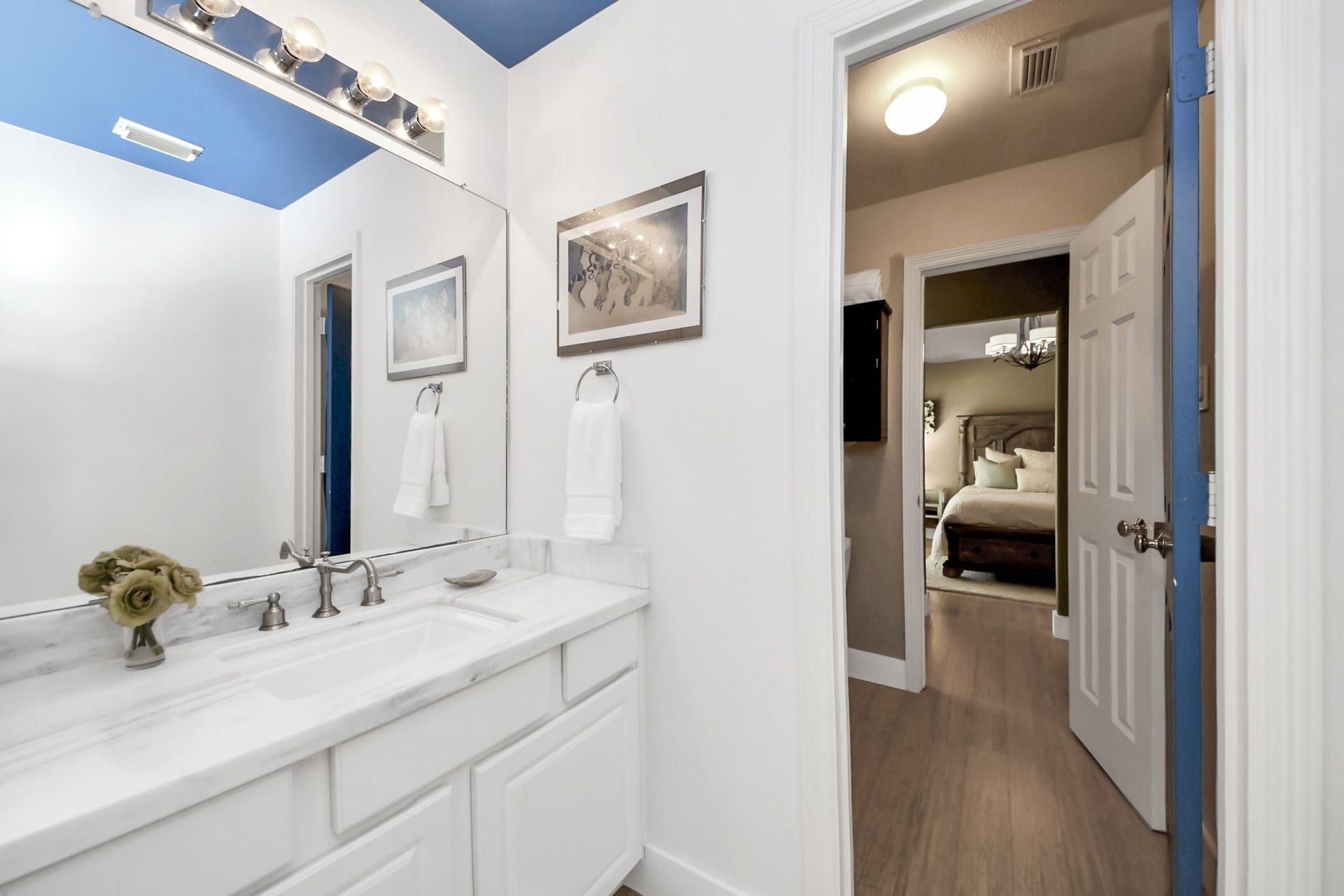 3903 Indian Point, Missouri City, TX 77459 Bedroom 2 vanity area