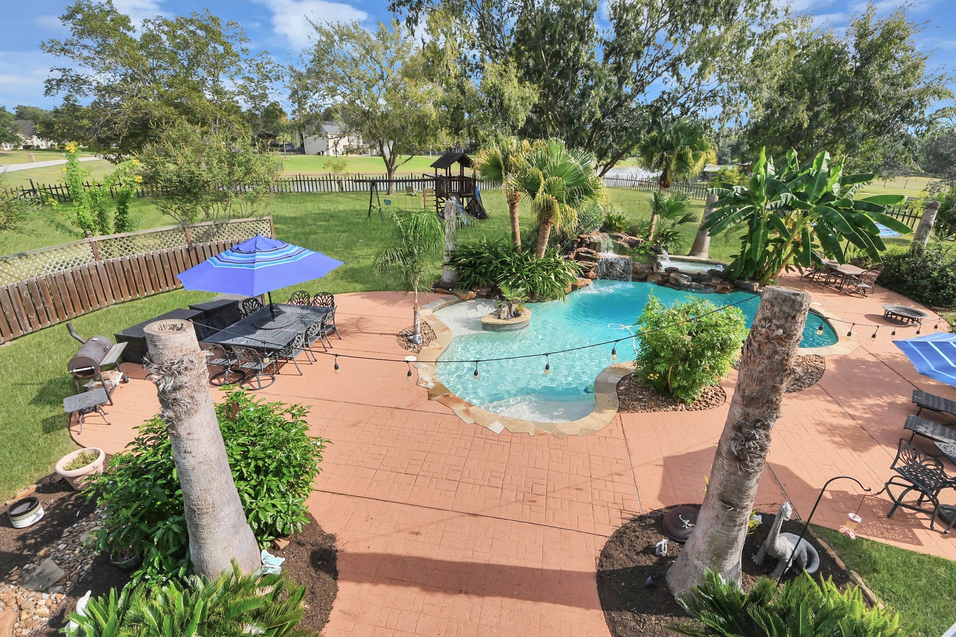 3903 Indian Point, Missouri City, TX 77459 Welcome to The Place People Want To Be!