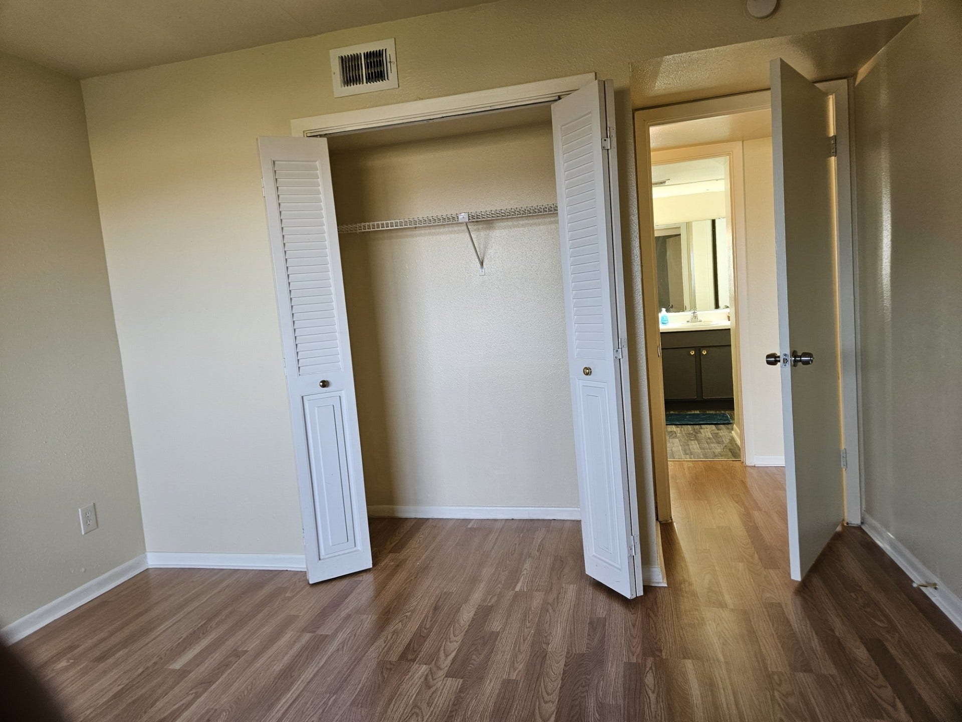 8433 Hearth Drive, #38, Houston, TX 77054 Second Bedroom with good size closet