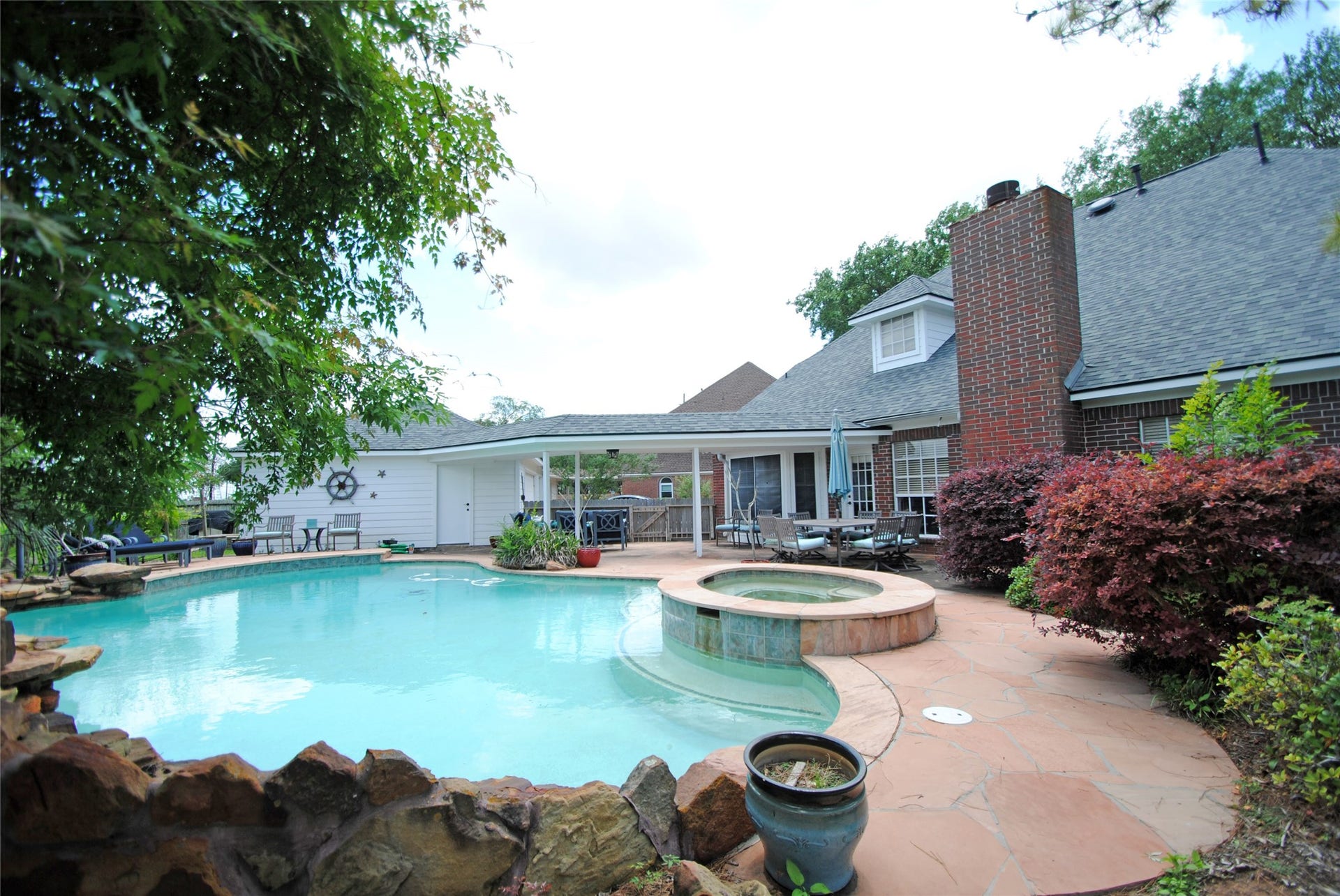 4110 Alice Drive, Sugar Land, TX 77478 4110 Alice Drive, Sugar Land, TX 77478