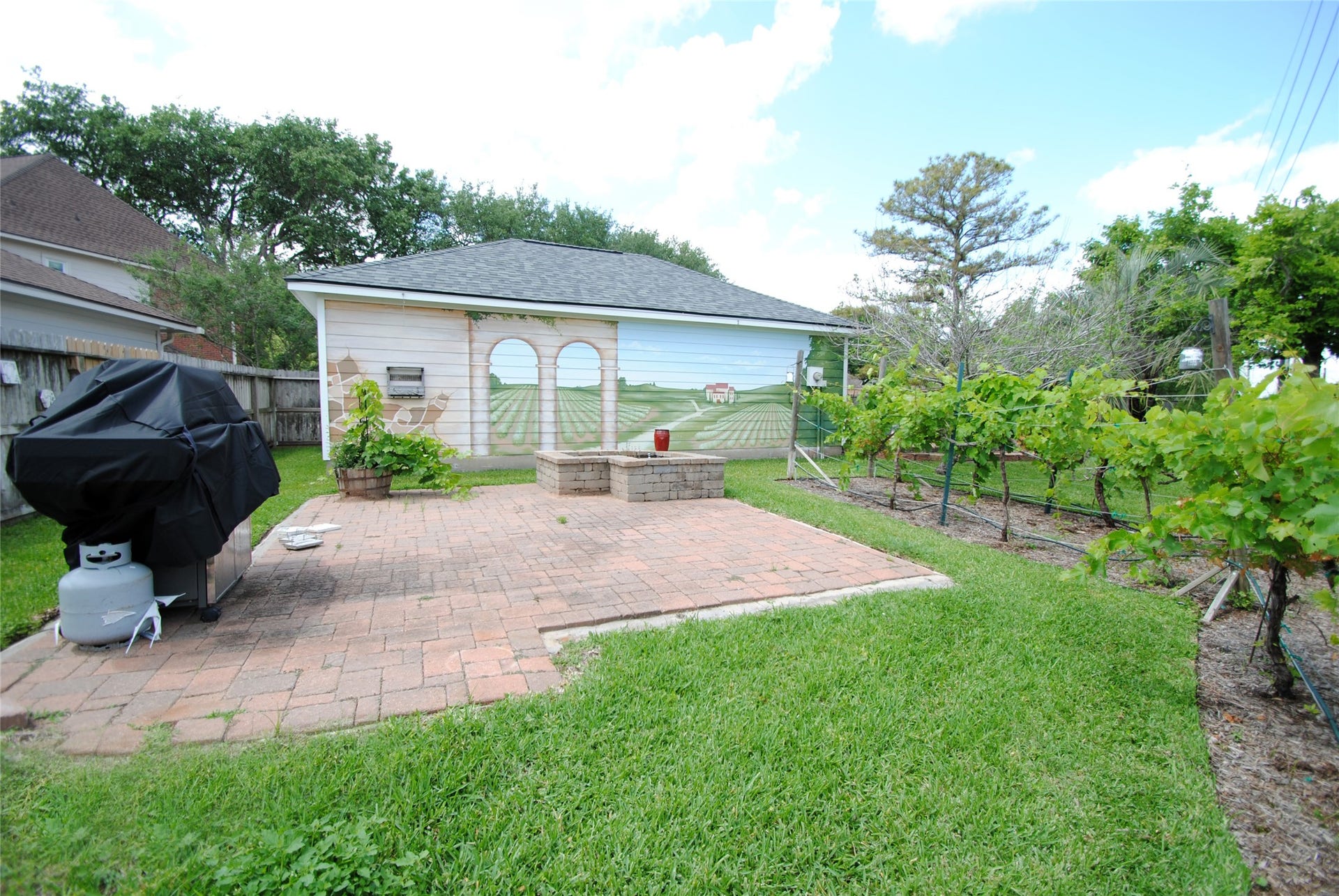4110 Alice Drive, Sugar Land, TX 77478 4110 Alice Drive, Sugar Land, TX 77478