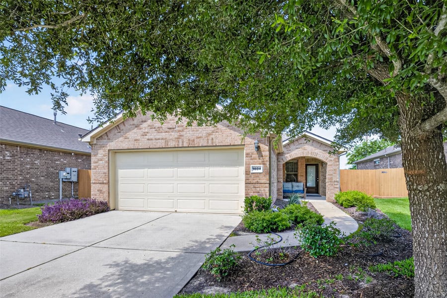 Property photo for 1604 Volterra Lane, League City, TX