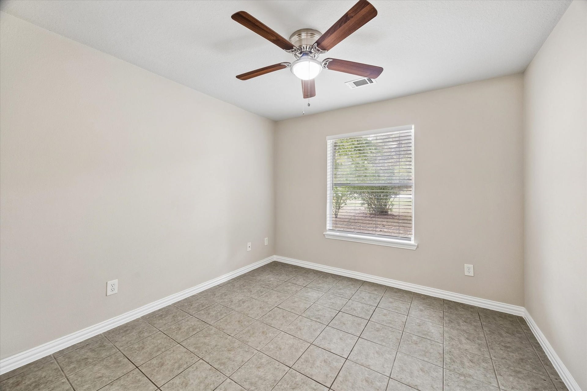 3530 Valerie Lane, Spring, TX 77380 3530 Valerie Lane, Spring, TX 77380