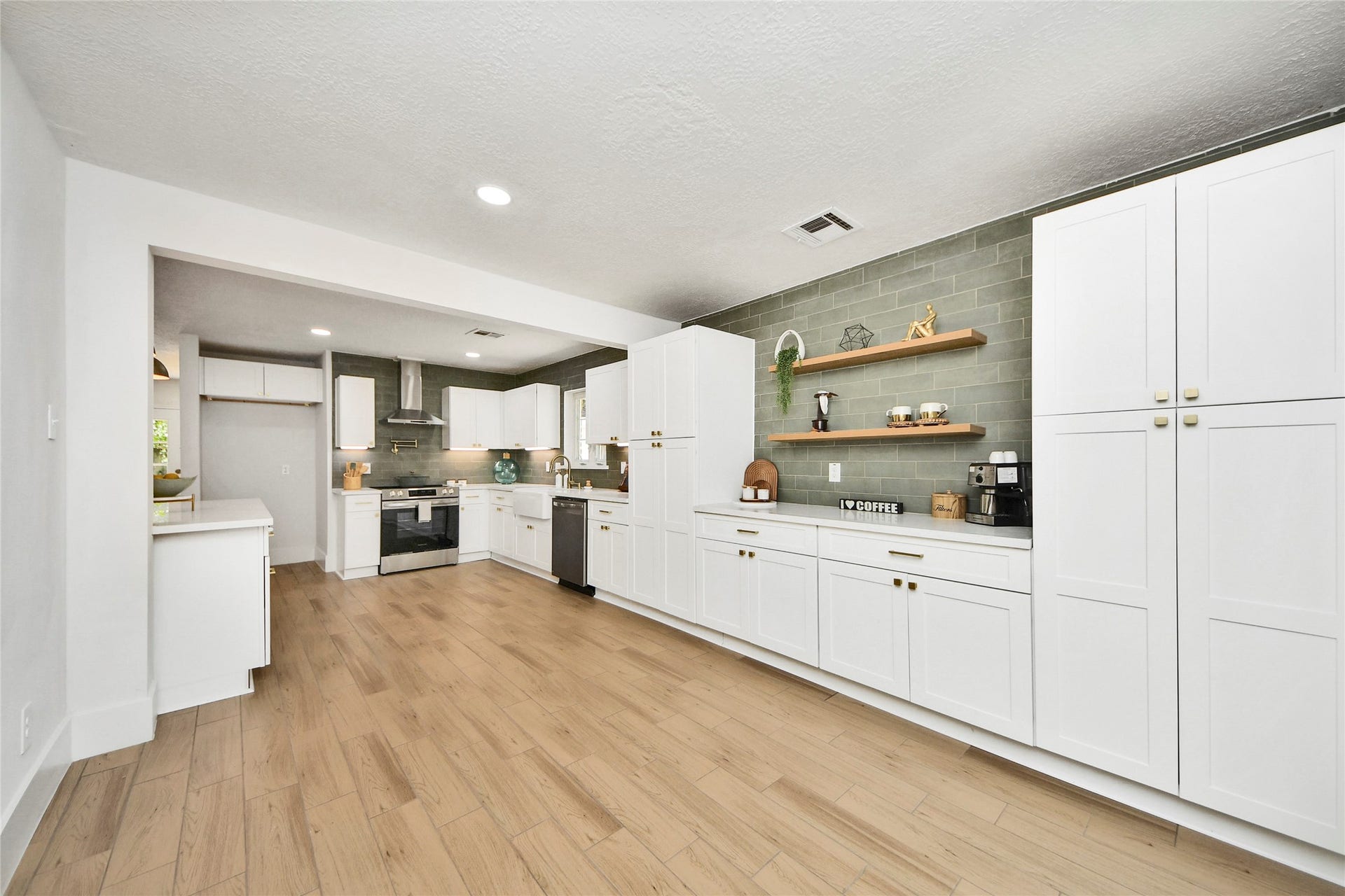 1706 Durfey Lane, Katy, TX 77449 Over size Kitcken
