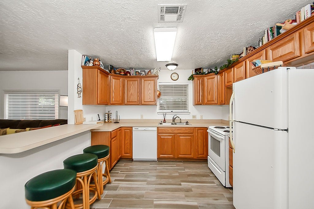 131 5th Street, San Leon, TX 77539 131 5th Street, San Leon, TX 77539