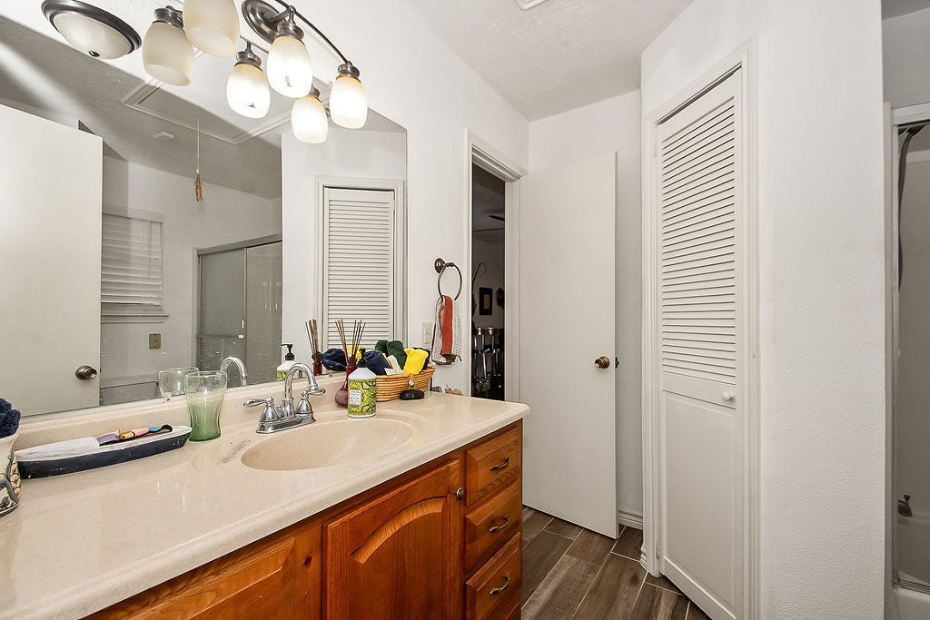 131 5th Street, San Leon, TX 77539 131 5th Street, San Leon, TX 77539