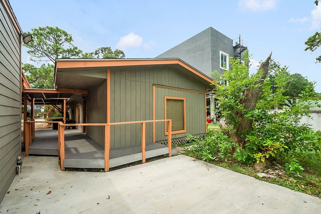 131 5th Street, San Leon, TX 77539 131 5th Street, San Leon, TX 77539