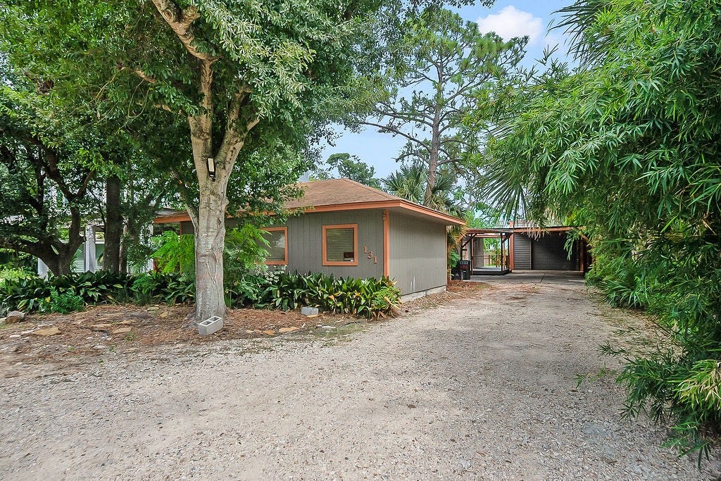 131 5th Street, San Leon, TX 77539 131 5th Street, San Leon, TX 77539