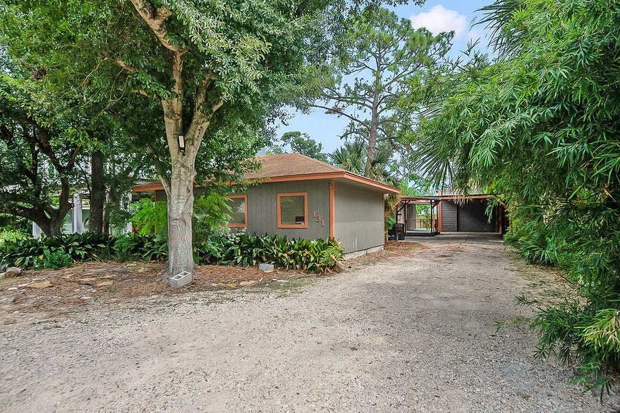 Property photo for 131 5th Street, San Leon, TX