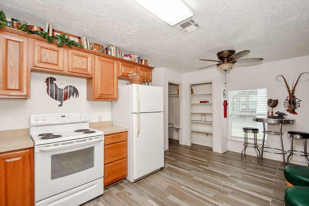 131 5th Street, San Leon, TX 77539 131 5th Street, San Leon, TX 77539