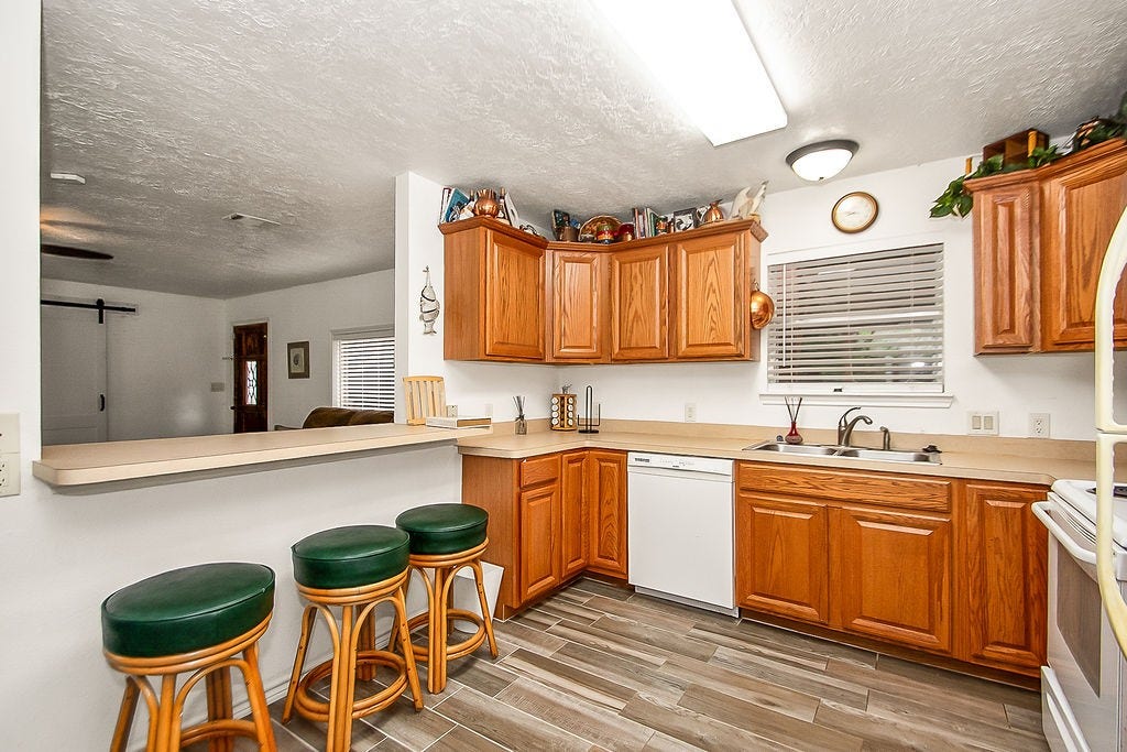 131 5th Street, San Leon, TX 77539 131 5th Street, San Leon, TX 77539