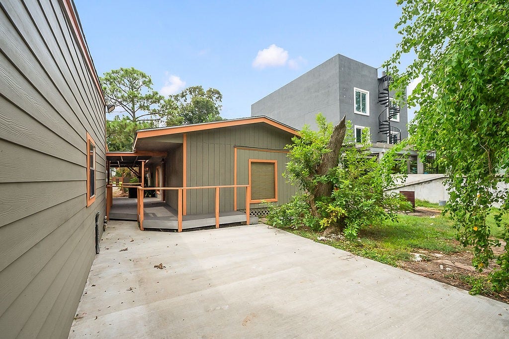 131 5th Street, San Leon, TX 77539 131 5th Street, San Leon, TX 77539