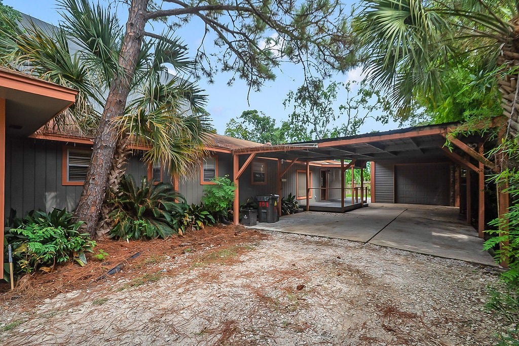 131 5th Street, San Leon, TX 77539 131 5th Street, San Leon, TX 77539
