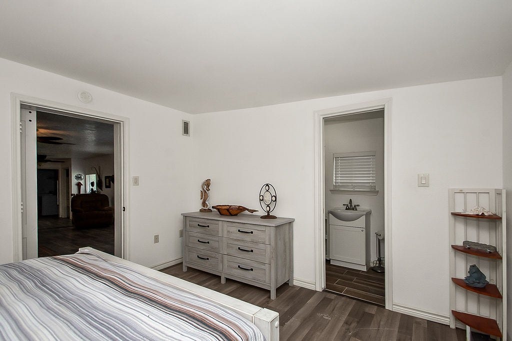 131 5th Street, San Leon, TX 77539 131 5th Street, San Leon, TX 77539