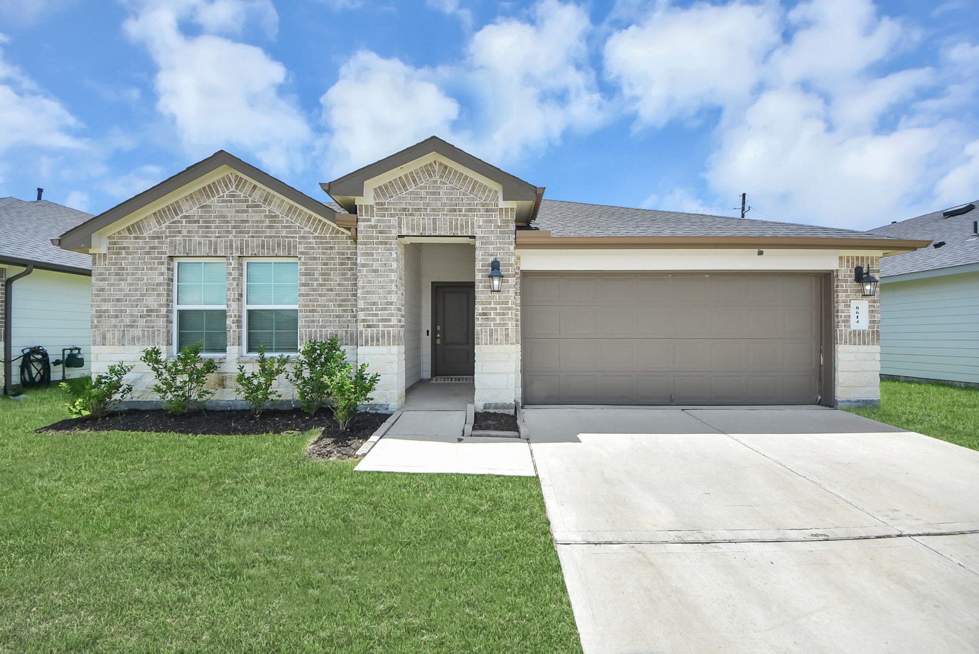 8614 Shumard Oak Drive, Rosharon, TX 77583 8614 Shumard Oak Drive, Rosharon, TX 77583