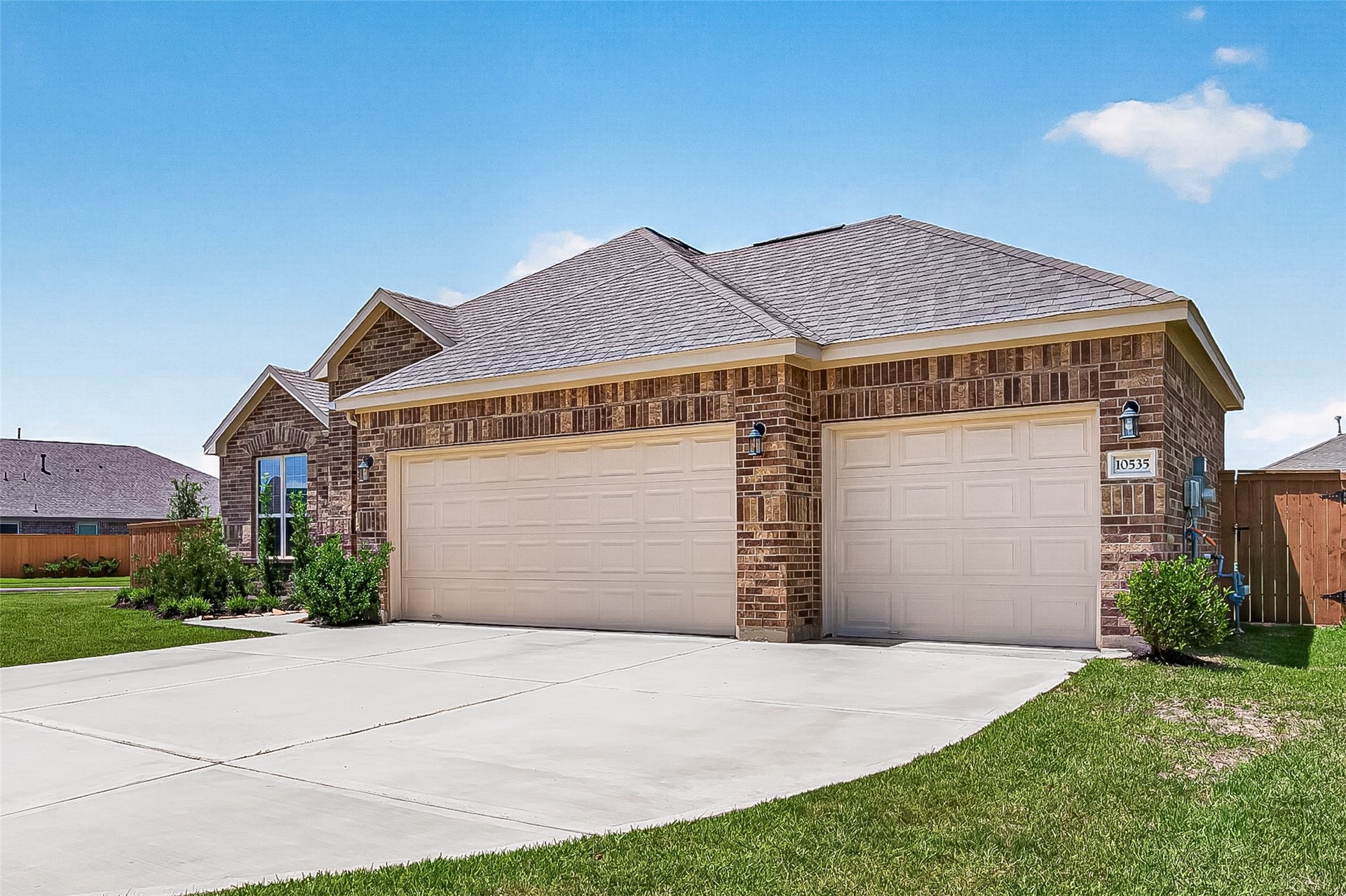 10535 Amador Peak Drive, Rosharon, TX 77583