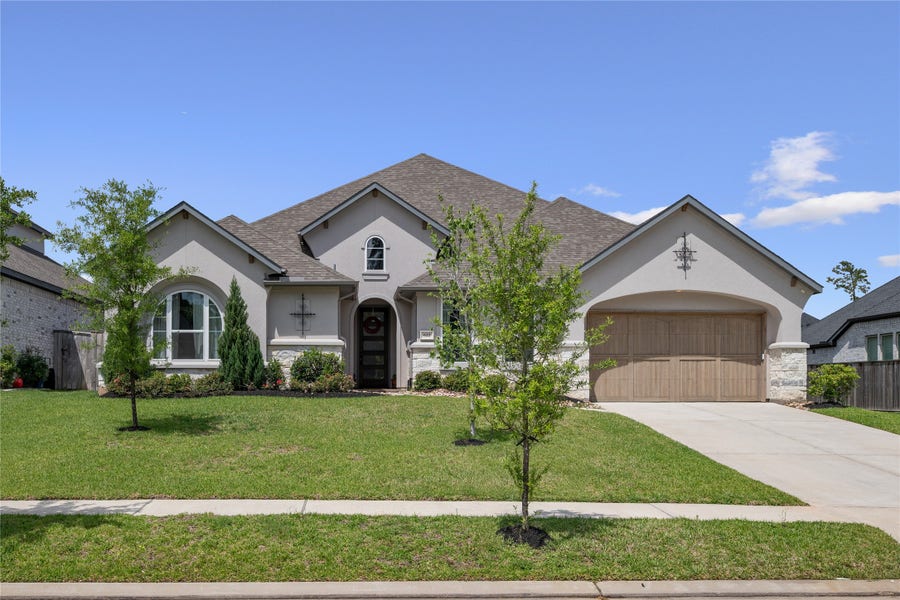 Property photo for 622 Platinum Stone Lane, Pinehurst, TX